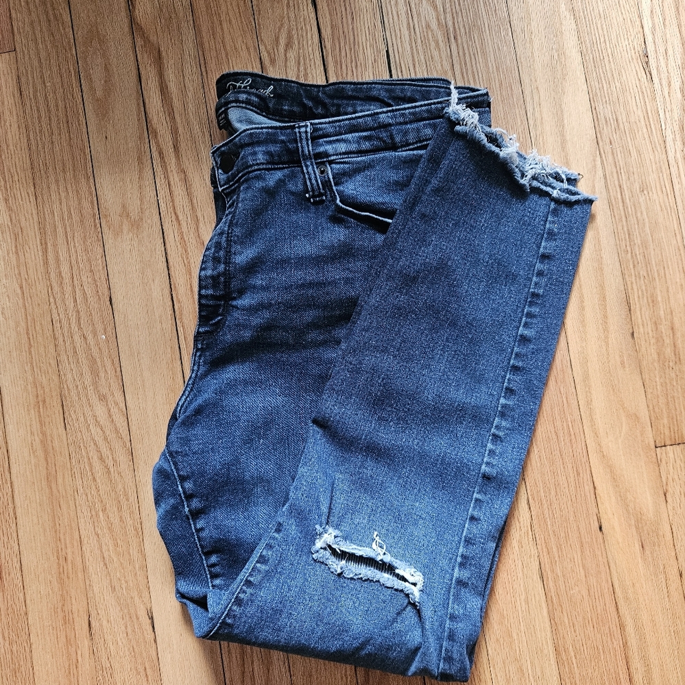Universal Thread Medium Blue Ripped Skinny Jeans